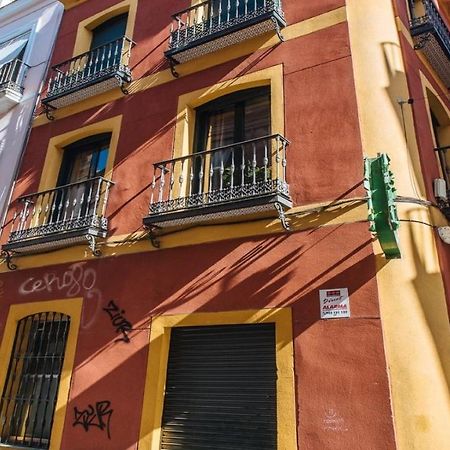 Chiqui And Vicente Suite Apartments Севиля Екстериор снимка