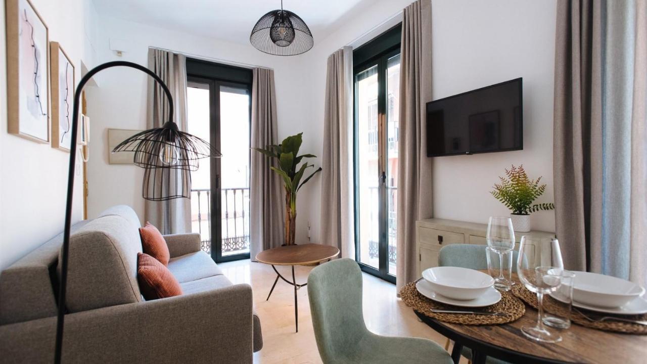 Chiqui And Vicente Suite Apartments Севиля Екстериор снимка