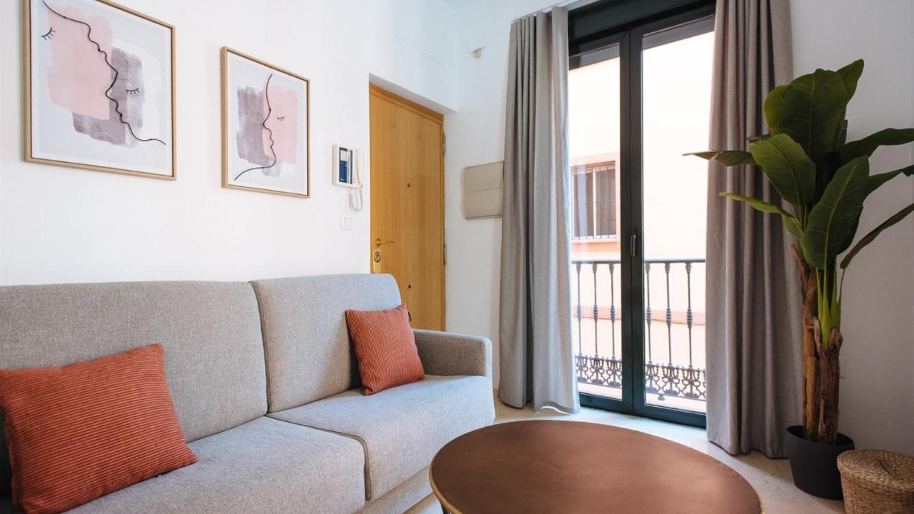 Chiqui And Vicente Suite Apartments Севиля Екстериор снимка
