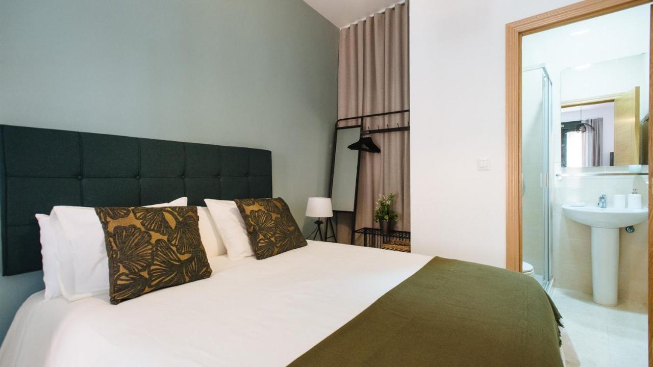 Chiqui And Vicente Suite Apartments Севиля Екстериор снимка