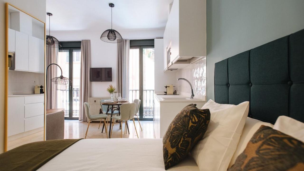 Chiqui And Vicente Suite Apartments Севиля Екстериор снимка
