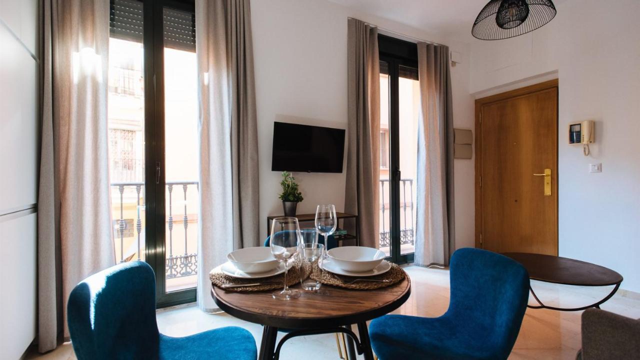 Chiqui And Vicente Suite Apartments Севиля Екстериор снимка