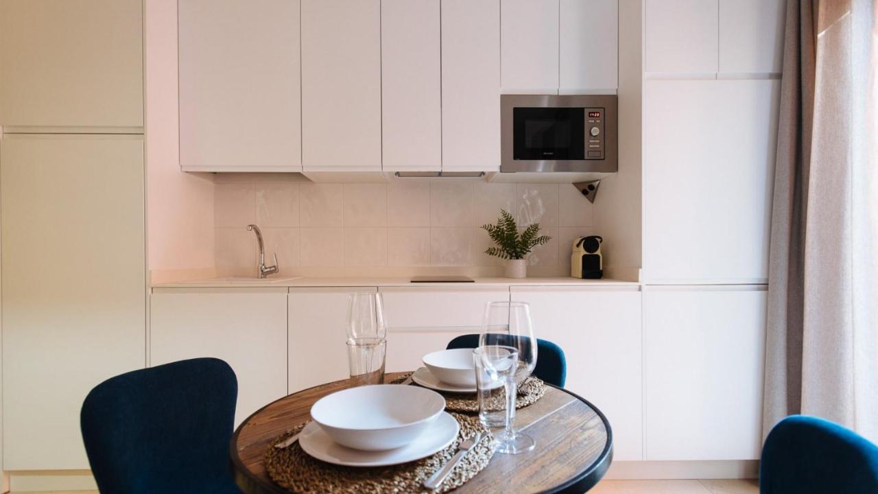 Chiqui And Vicente Suite Apartments Севиля Екстериор снимка